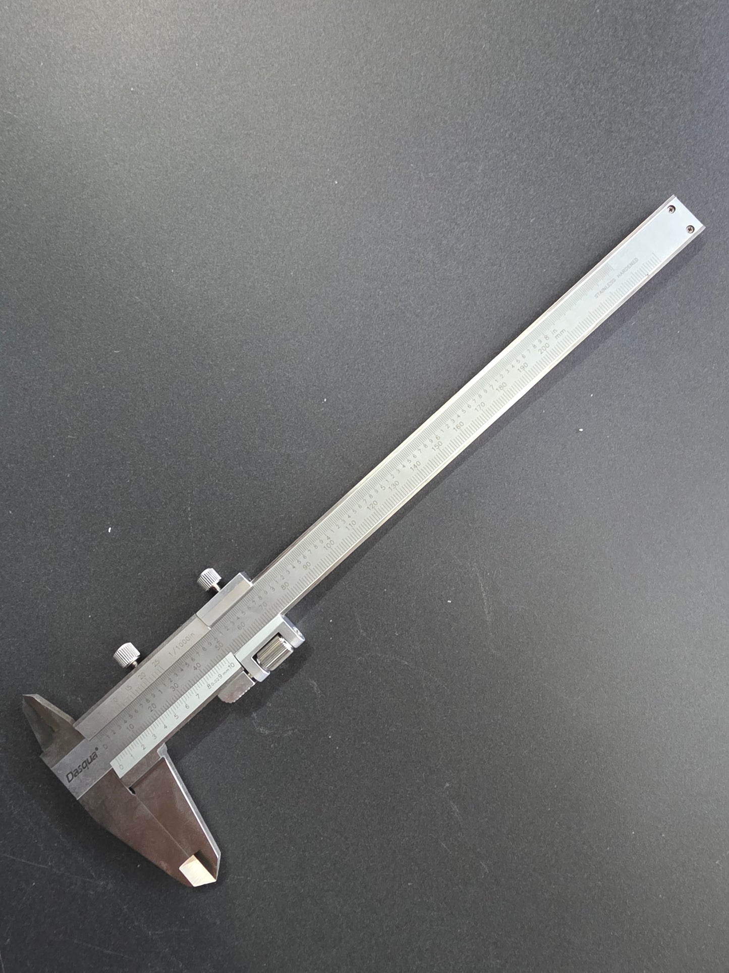 Monoblock Vernier Caliper With Fine Adjustment